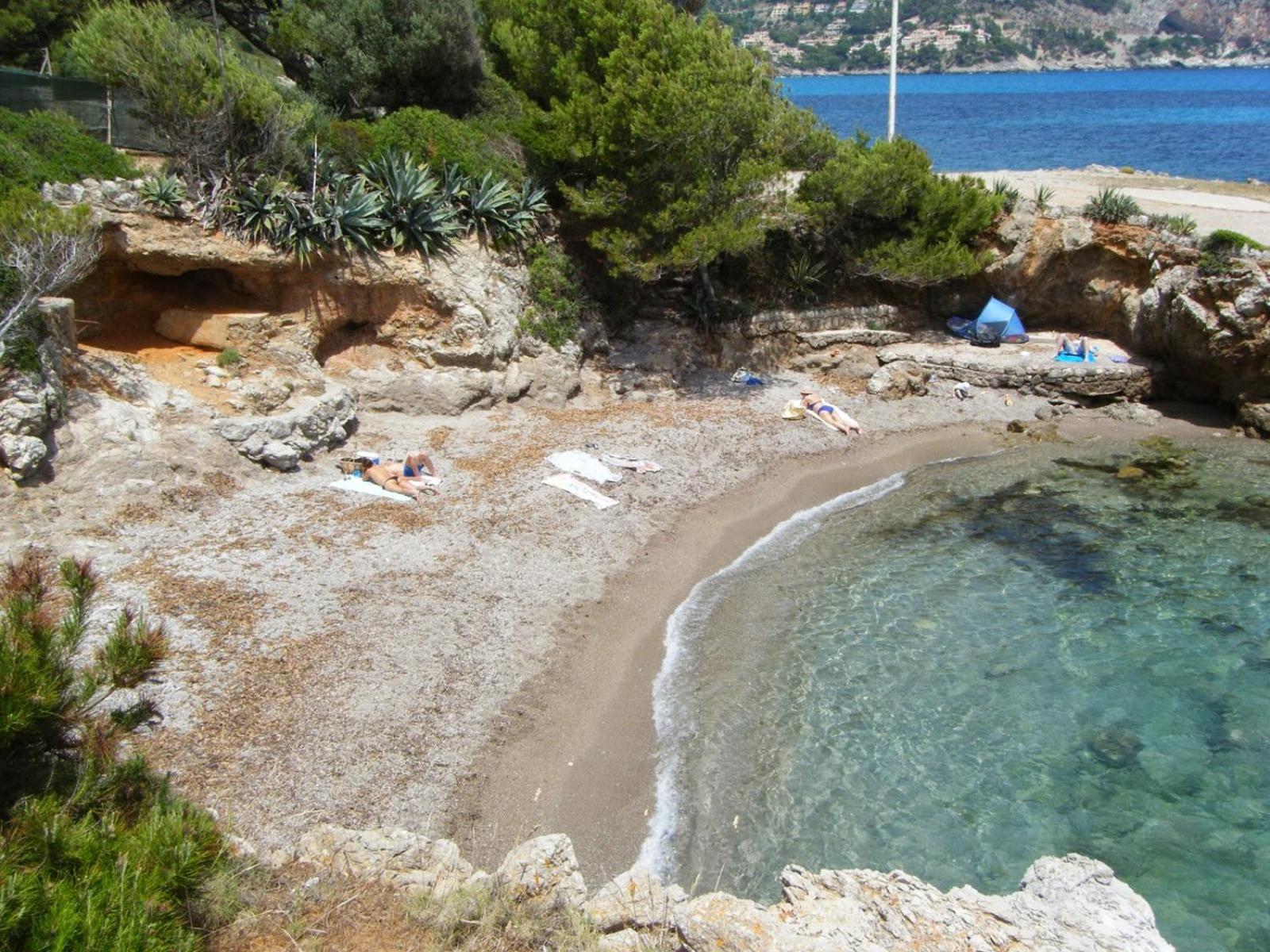 Ema, Moderna Con Piscina Frente Al Mar Villa *